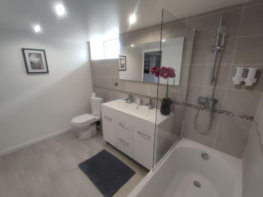 Appartement 100M2, Independant Dans Notre Maison Garennes-sur-Eure Exterior photo