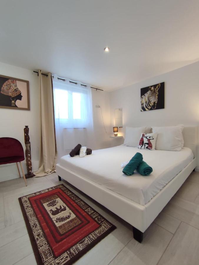 Appartement 100M2, Independant Dans Notre Maison Garennes-sur-Eure Exterior photo